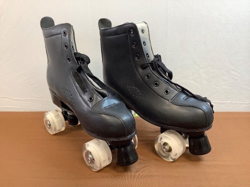 Unisex Roller Skates M 9 / W 10.5 - Lot 64