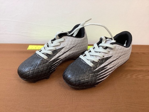 Kids Outdoor/Indoor Soccer Shoes, 11 - Lot 155