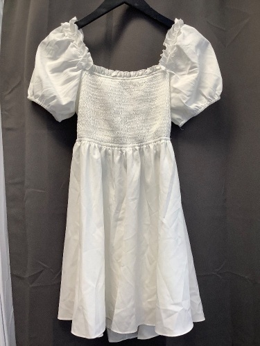 Girls White Dress, Size L - Lot 544