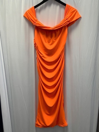 Womens Off Shoulder Maxi Dress, Size L - Lot 441