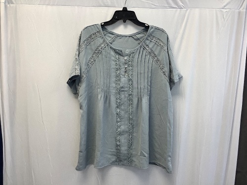 Women's Short Sleeve Blouse, 2XL - Lot 330