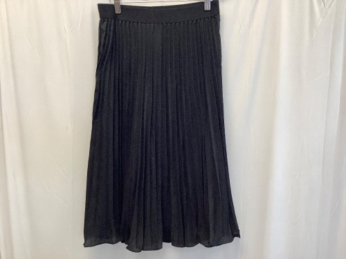 Womens Pleated A-Line Skirt, Size M - Lot 333