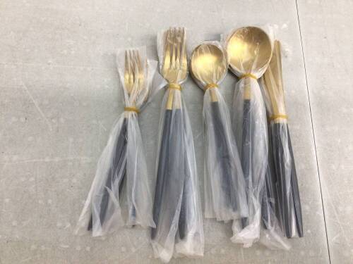 20pc Flatware Set - Lot 393