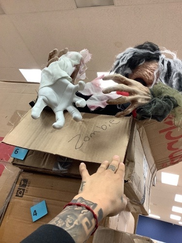 Halloween Zombie Decoration - Lot 6