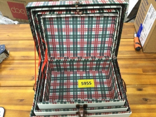Set of Christmas Boxes - Lot 5955