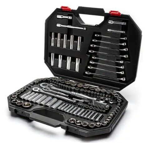 Husky Mechanics Tool Set (149-Piece) - Lot 67