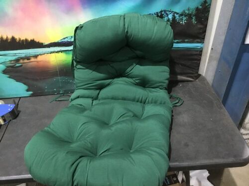 Rocker Cushion - Green - Lot 1075