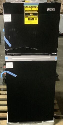 Magic Chef Refrigerator - Black - Lot 63