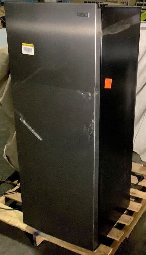 Visanni 6.9 cu. ft. Upright Freezer - Cosmetic Damage - Lot 388