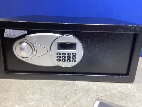 Small Security Safe  - Lot 286