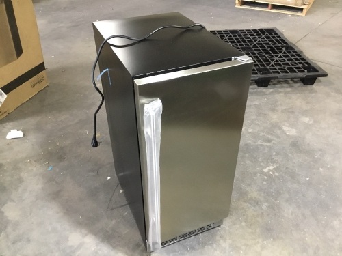 Danby Silhouette 15" Stainless Steel MOSEL Built-In Ice Maker - Appears New with Damage, Tested/Works  - Lot 366