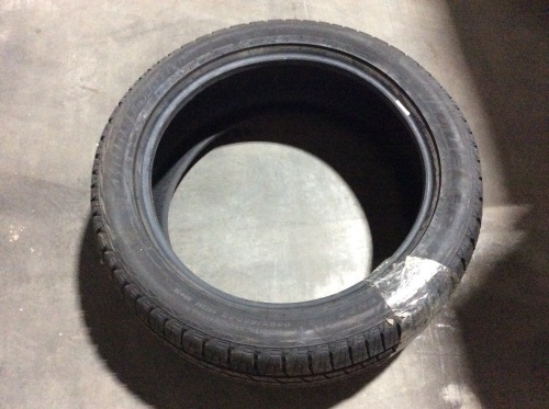 Bridgestone Dueler H/L Alenza P285/45R22 110H - Appears New  - Lot 802