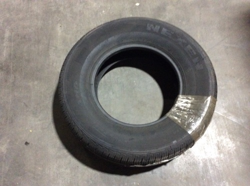 Nexen Tire N Priz AH5 215/70R24 96T  - Lot 813