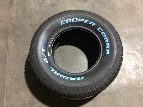 Cooper Cobra Radial G/T P275/60R15 Tire - Lot 839