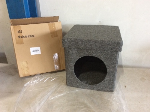 Cat Cube Condo - Appears New  - Lot 602