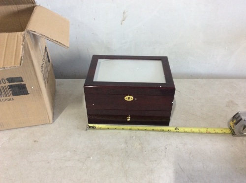 Watch Case - Appears New  - Lot 698