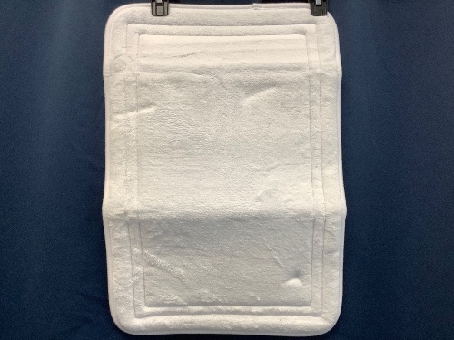 Bathroom Rug, 22x15 - Lot 333