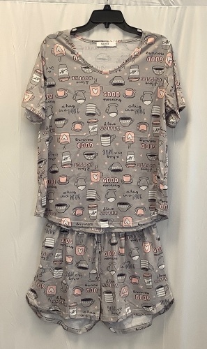 Moyee Women's Pajama Set, L - Lot 669