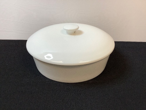 Smeese Baking Dish W/ Lid - Lot 423