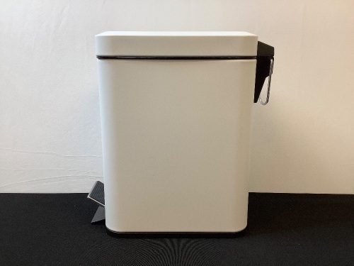 M Design, 5L Rectangle Step Trash Can - Lot 390