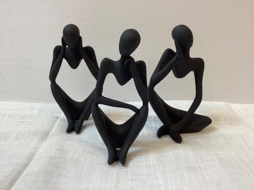 Set of 3 Figurines - Lot 425