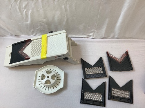 Mueller V-Pro 5 Blade Mandoline Slicer - Lot 708