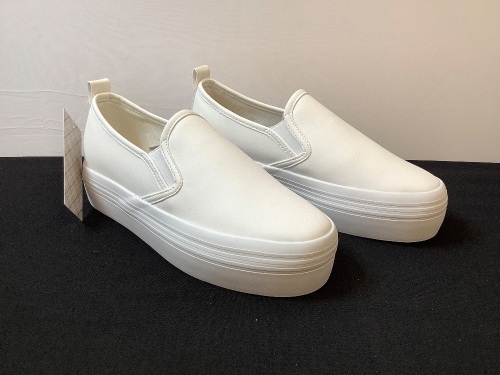 Womens Slip On Shoes, 6 - Lot 394