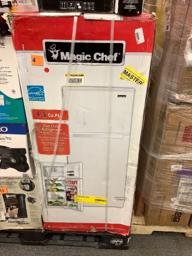 Magic Chef 4.5cu.ft Two Door Refrigerator - Lot 4