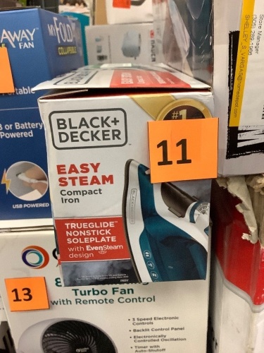 Black & Decker Easy Steam Compact Iron - Lot 11