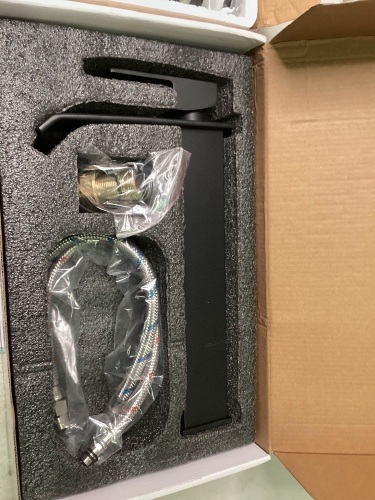 Sanitary Wares Black Faucet - Lot 322