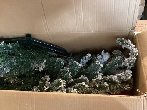 Christmas Tree w/ Bag - Lot 217