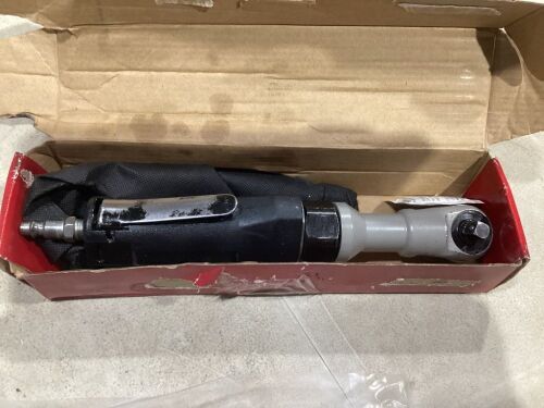 Husky 50 ft./lbs. 3/8 in. Ratchet Wrench - Lot 581