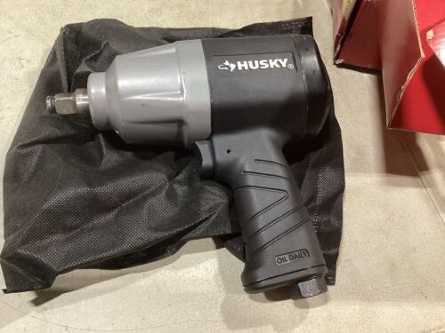Husky 650 ft./lbs. 1/2 in. Impact Wrench - Lot 957