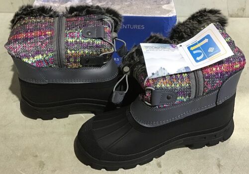 Snow Boots - Size 4, Gray/Multicolor - Lot 318