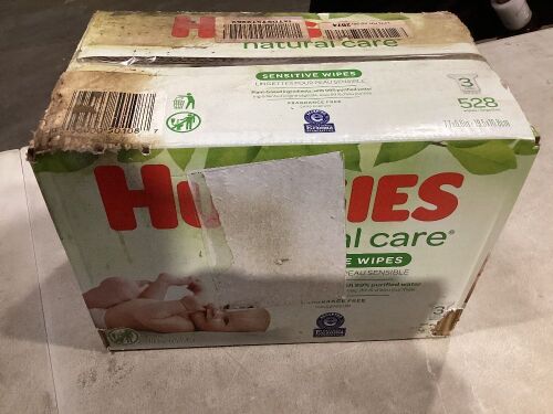 Huggies Natural Care Sensitive Unscented Baby Wipes - Lot 590
