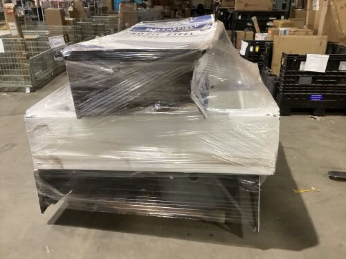 Pallet of Bath Tubs - Items May Be Incomplete or Broken - Lot 777