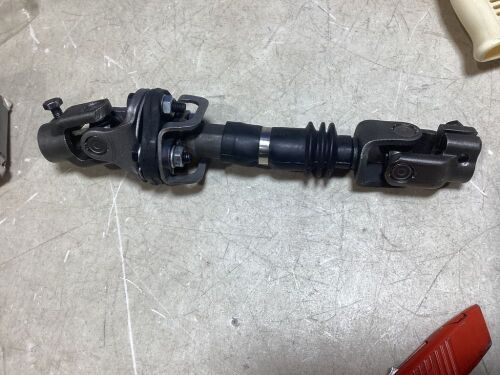 Steering Column Shaft  - Lot 952