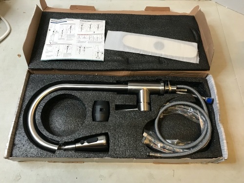 Pull-Out/Pull-Down Spray Kitchen Faucet - Lot 440