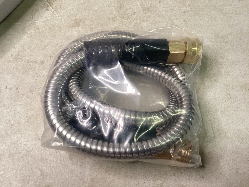 5ft Metal Short Hose - Lot 580