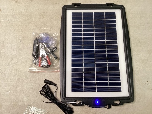 Megsun 18 Volt 10W Portable Waterproof Solar Panel Charging Kit for Car, Boats, RV - Lot 705