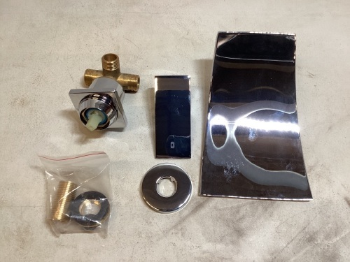 Widespread Bathroom Faucet - Lot 470