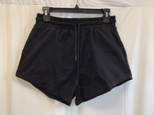Womens Athletic Shorts, M - Lot 186
