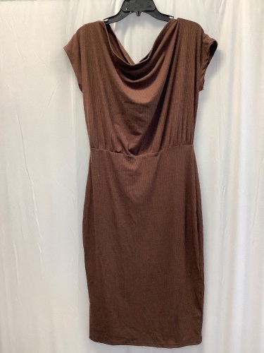 Womens Dress, L - Lot 212