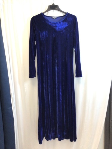 Long Sleeve Velvet Dress, XL - Lot 264