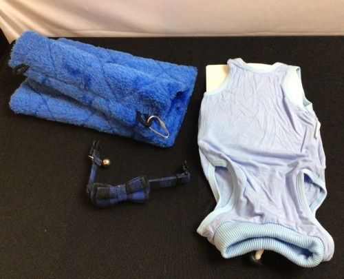 Bundle of Cat Items - Lot 348