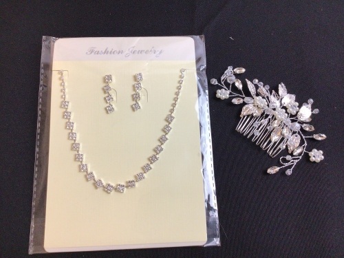 Necklace, Earrings & Hair Jewel Bundle - Lot 447