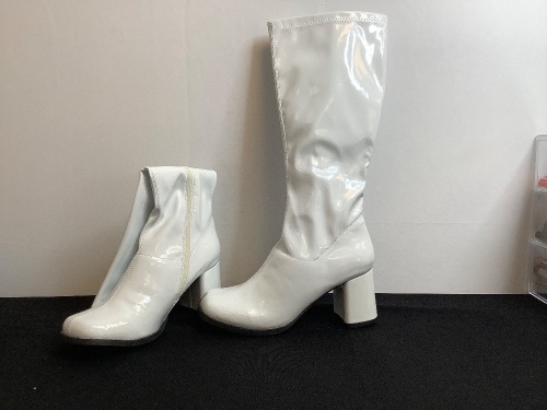 Funtaisma, White GoGo Boots, Size 8 - Lot 479