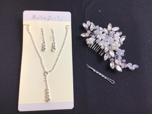 Necklace, Earrings & Hair Jewel Bundle - Lot 483
