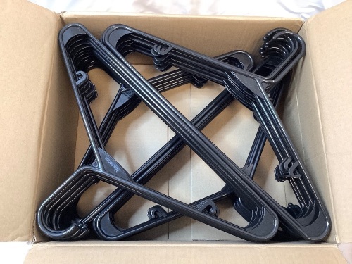 Box of Plastic Hangers - Lot 169
