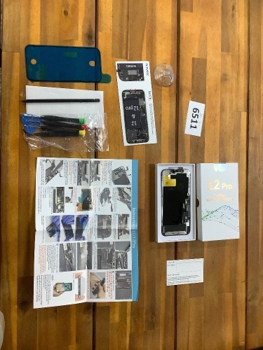 Screen Replacement Kit for IPhone 12/12 Pro - Lot 6511